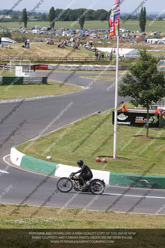 Vintage motorcycle club;eventdigitalimages;mallory park;mallory park trackday photographs;no limits trackdays;peter wileman photography;trackday digital images;trackday photos;vmcc festival 1000 bikes photographs