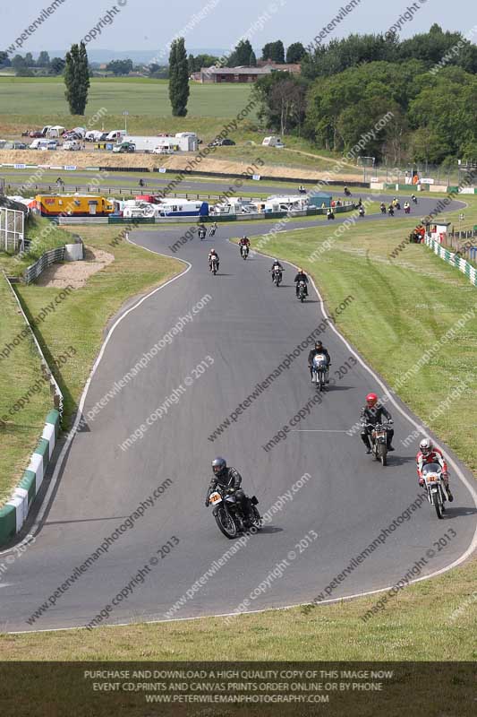 Vintage motorcycle club;eventdigitalimages;mallory park;mallory park trackday photographs;no limits trackdays;peter wileman photography;trackday digital images;trackday photos;vmcc festival 1000 bikes photographs