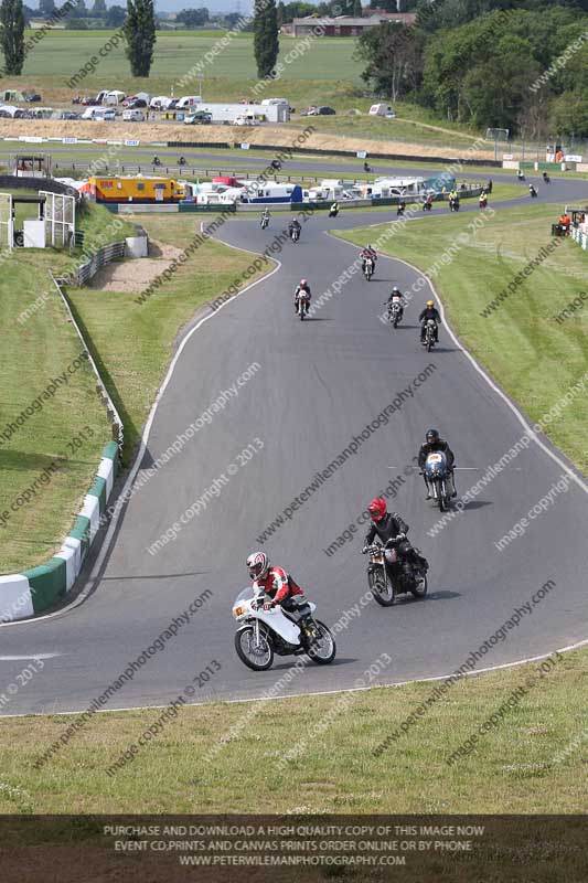 Vintage motorcycle club;eventdigitalimages;mallory park;mallory park trackday photographs;no limits trackdays;peter wileman photography;trackday digital images;trackday photos;vmcc festival 1000 bikes photographs
