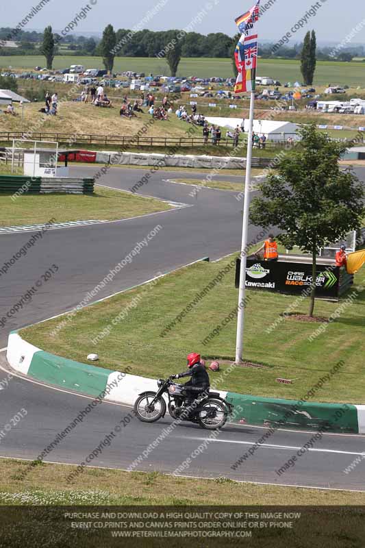 Vintage motorcycle club;eventdigitalimages;mallory park;mallory park trackday photographs;no limits trackdays;peter wileman photography;trackday digital images;trackday photos;vmcc festival 1000 bikes photographs