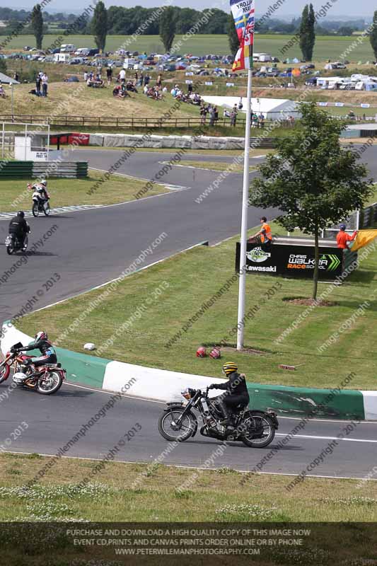 Vintage motorcycle club;eventdigitalimages;mallory park;mallory park trackday photographs;no limits trackdays;peter wileman photography;trackday digital images;trackday photos;vmcc festival 1000 bikes photographs