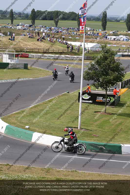 Vintage motorcycle club;eventdigitalimages;mallory park;mallory park trackday photographs;no limits trackdays;peter wileman photography;trackday digital images;trackday photos;vmcc festival 1000 bikes photographs