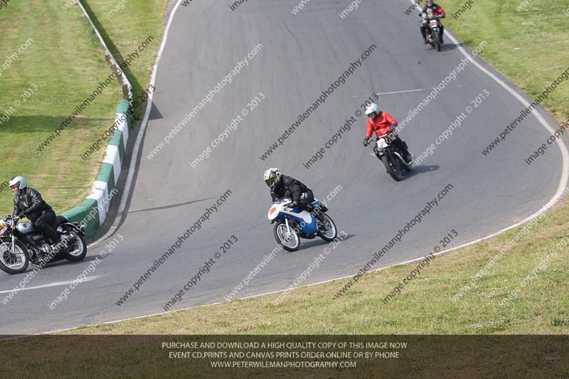 Vintage motorcycle club;eventdigitalimages;mallory park;mallory park trackday photographs;no limits trackdays;peter wileman photography;trackday digital images;trackday photos;vmcc festival 1000 bikes photographs