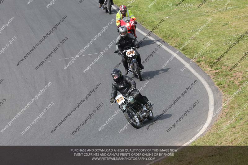 Vintage motorcycle club;eventdigitalimages;mallory park;mallory park trackday photographs;no limits trackdays;peter wileman photography;trackday digital images;trackday photos;vmcc festival 1000 bikes photographs