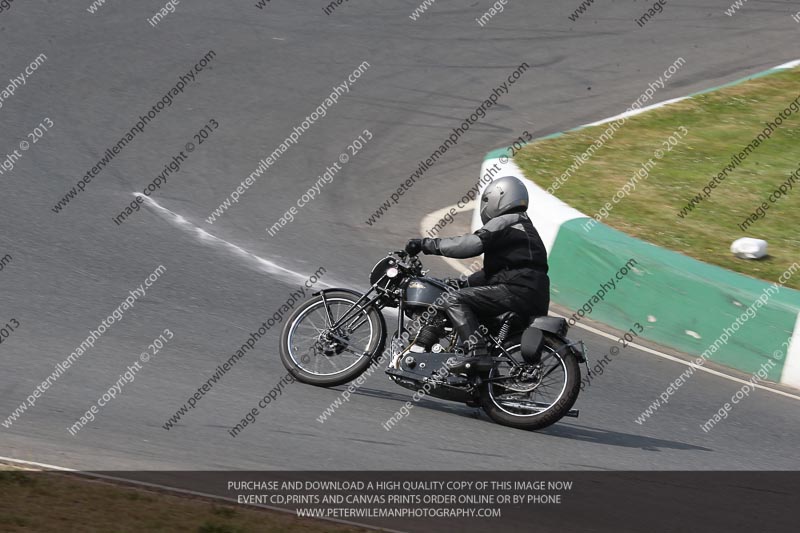 Vintage motorcycle club;eventdigitalimages;mallory park;mallory park trackday photographs;no limits trackdays;peter wileman photography;trackday digital images;trackday photos;vmcc festival 1000 bikes photographs