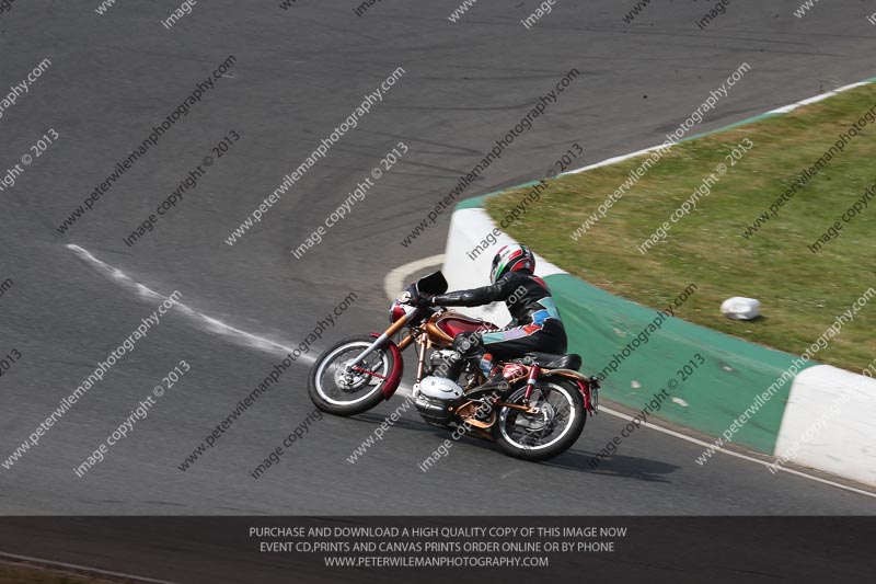 Vintage motorcycle club;eventdigitalimages;mallory park;mallory park trackday photographs;no limits trackdays;peter wileman photography;trackday digital images;trackday photos;vmcc festival 1000 bikes photographs