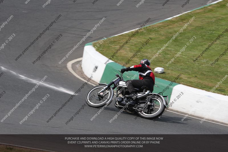 Vintage motorcycle club;eventdigitalimages;mallory park;mallory park trackday photographs;no limits trackdays;peter wileman photography;trackday digital images;trackday photos;vmcc festival 1000 bikes photographs