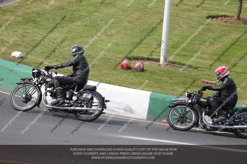 Vintage motorcycle club;eventdigitalimages;mallory park;mallory park trackday photographs;no limits trackdays;peter wileman photography;trackday digital images;trackday photos;vmcc festival 1000 bikes photographs