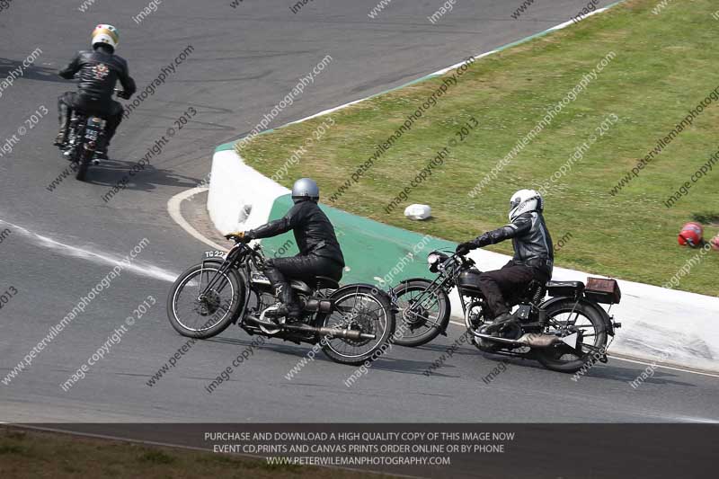 Vintage motorcycle club;eventdigitalimages;mallory park;mallory park trackday photographs;no limits trackdays;peter wileman photography;trackday digital images;trackday photos;vmcc festival 1000 bikes photographs