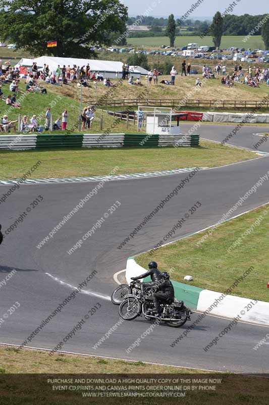 Vintage motorcycle club;eventdigitalimages;mallory park;mallory park trackday photographs;no limits trackdays;peter wileman photography;trackday digital images;trackday photos;vmcc festival 1000 bikes photographs