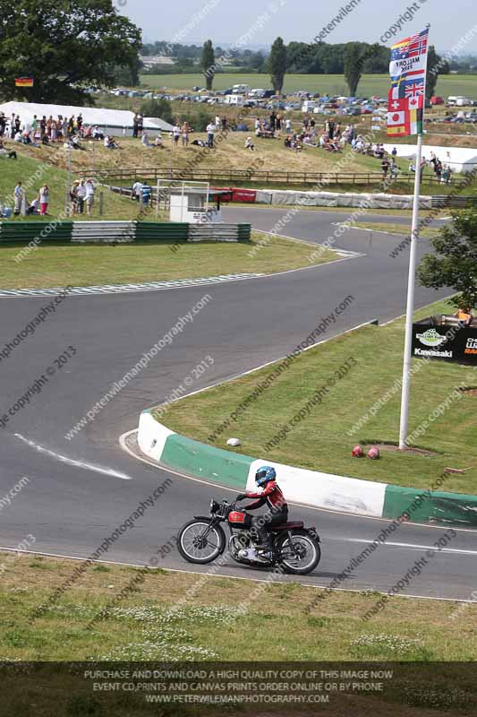 Vintage motorcycle club;eventdigitalimages;mallory park;mallory park trackday photographs;no limits trackdays;peter wileman photography;trackday digital images;trackday photos;vmcc festival 1000 bikes photographs