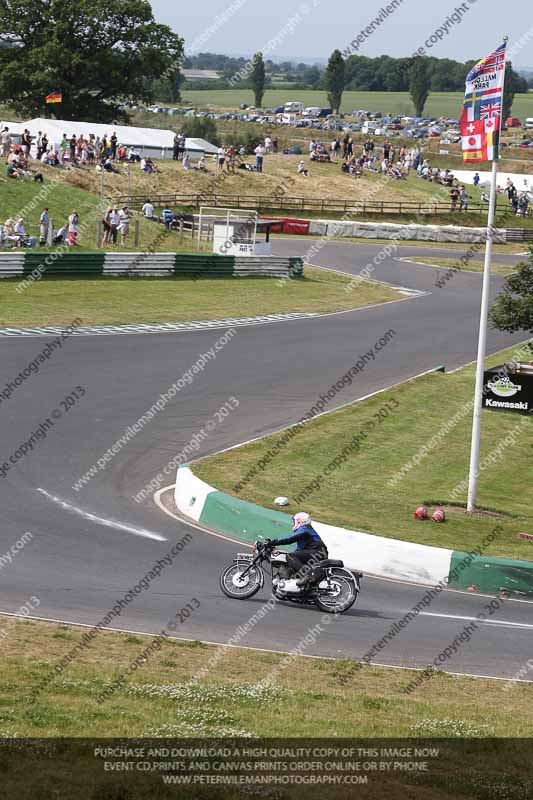 Vintage motorcycle club;eventdigitalimages;mallory park;mallory park trackday photographs;no limits trackdays;peter wileman photography;trackday digital images;trackday photos;vmcc festival 1000 bikes photographs