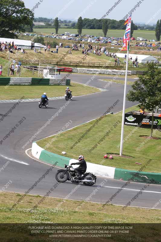 Vintage motorcycle club;eventdigitalimages;mallory park;mallory park trackday photographs;no limits trackdays;peter wileman photography;trackday digital images;trackday photos;vmcc festival 1000 bikes photographs