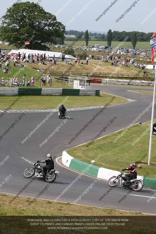 Vintage motorcycle club;eventdigitalimages;mallory park;mallory park trackday photographs;no limits trackdays;peter wileman photography;trackday digital images;trackday photos;vmcc festival 1000 bikes photographs