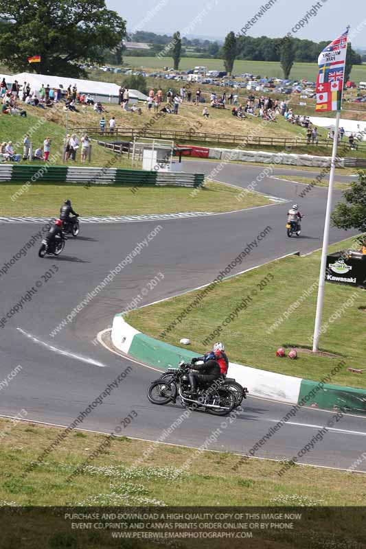 Vintage motorcycle club;eventdigitalimages;mallory park;mallory park trackday photographs;no limits trackdays;peter wileman photography;trackday digital images;trackday photos;vmcc festival 1000 bikes photographs