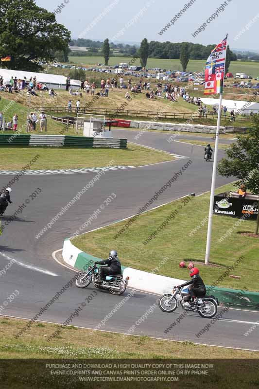 Vintage motorcycle club;eventdigitalimages;mallory park;mallory park trackday photographs;no limits trackdays;peter wileman photography;trackday digital images;trackday photos;vmcc festival 1000 bikes photographs