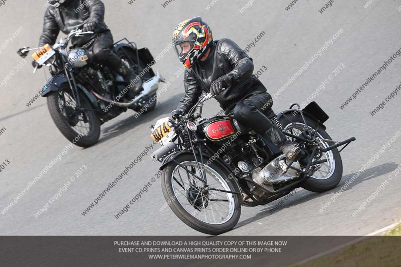 Vintage motorcycle club;eventdigitalimages;mallory park;mallory park trackday photographs;no limits trackdays;peter wileman photography;trackday digital images;trackday photos;vmcc festival 1000 bikes photographs