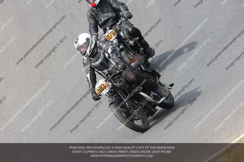 Vintage motorcycle club;eventdigitalimages;mallory park;mallory park trackday photographs;no limits trackdays;peter wileman photography;trackday digital images;trackday photos;vmcc festival 1000 bikes photographs