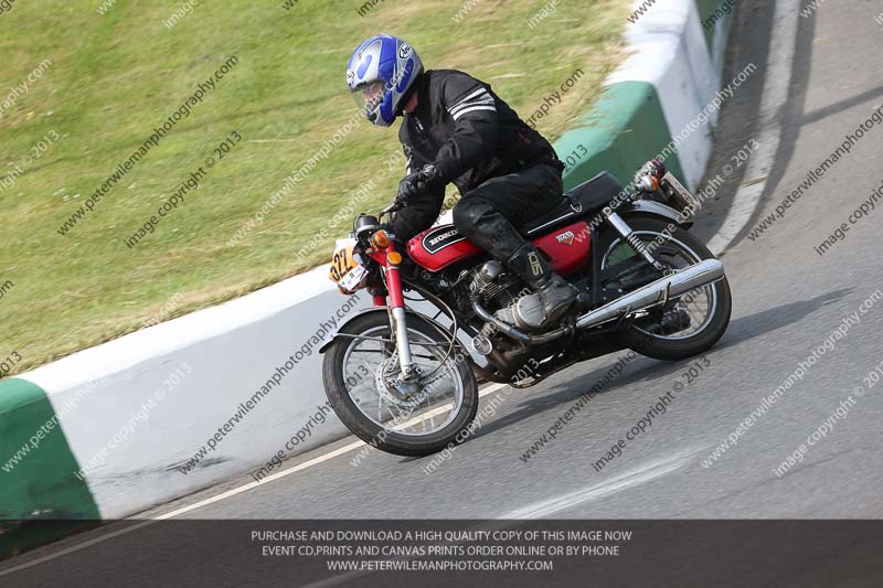 Vintage motorcycle club;eventdigitalimages;mallory park;mallory park trackday photographs;no limits trackdays;peter wileman photography;trackday digital images;trackday photos;vmcc festival 1000 bikes photographs