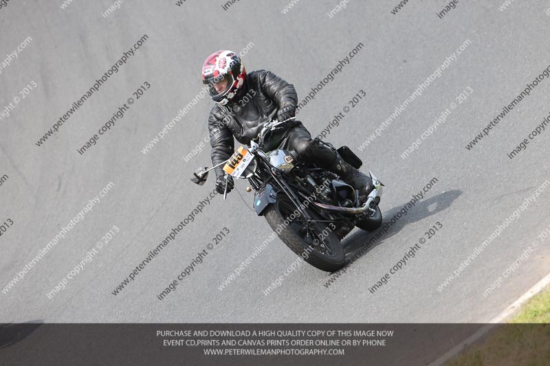 Vintage motorcycle club;eventdigitalimages;mallory park;mallory park trackday photographs;no limits trackdays;peter wileman photography;trackday digital images;trackday photos;vmcc festival 1000 bikes photographs