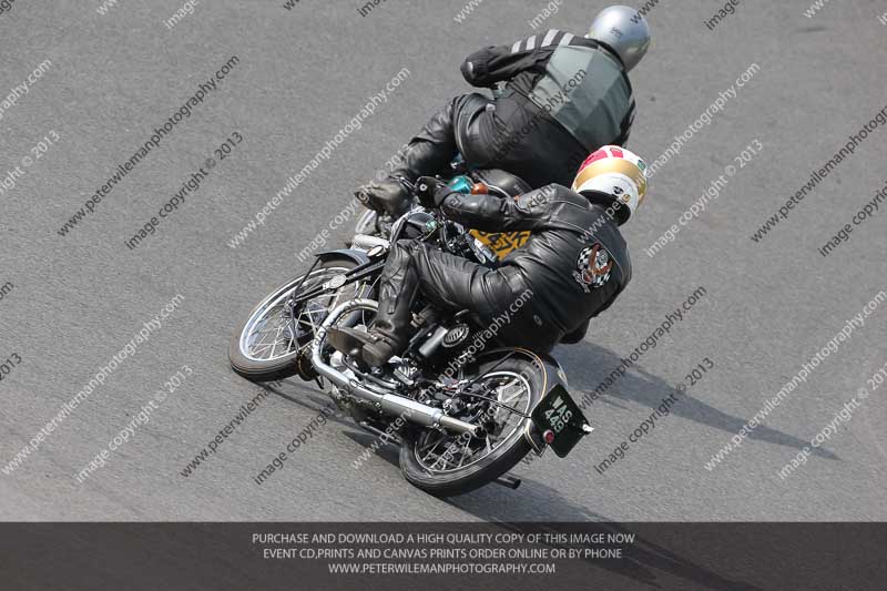 Vintage motorcycle club;eventdigitalimages;mallory park;mallory park trackday photographs;no limits trackdays;peter wileman photography;trackday digital images;trackday photos;vmcc festival 1000 bikes photographs