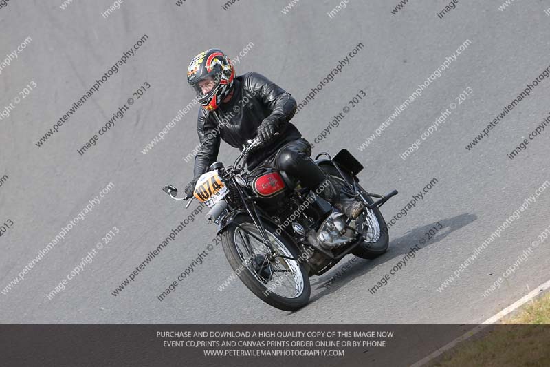Vintage motorcycle club;eventdigitalimages;mallory park;mallory park trackday photographs;no limits trackdays;peter wileman photography;trackday digital images;trackday photos;vmcc festival 1000 bikes photographs