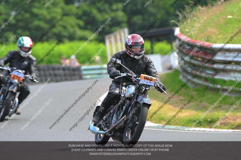 Vintage motorcycle club;eventdigitalimages;mallory park;mallory park trackday photographs;no limits trackdays;peter wileman photography;trackday digital images;trackday photos;vmcc festival 1000 bikes photographs