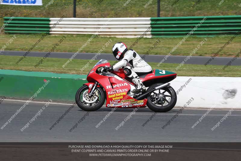 Vintage motorcycle club;eventdigitalimages;mallory park;mallory park trackday photographs;no limits trackdays;peter wileman photography;trackday digital images;trackday photos;vmcc festival 1000 bikes photographs