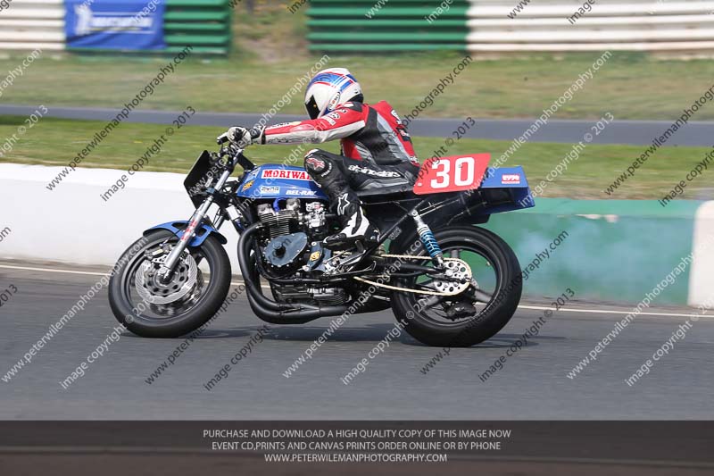 Vintage motorcycle club;eventdigitalimages;mallory park;mallory park trackday photographs;no limits trackdays;peter wileman photography;trackday digital images;trackday photos;vmcc festival 1000 bikes photographs