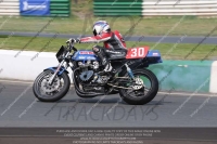 Vintage-motorcycle-club;eventdigitalimages;mallory-park;mallory-park-trackday-photographs;no-limits-trackdays;peter-wileman-photography;trackday-digital-images;trackday-photos;vmcc-festival-1000-bikes-photographs