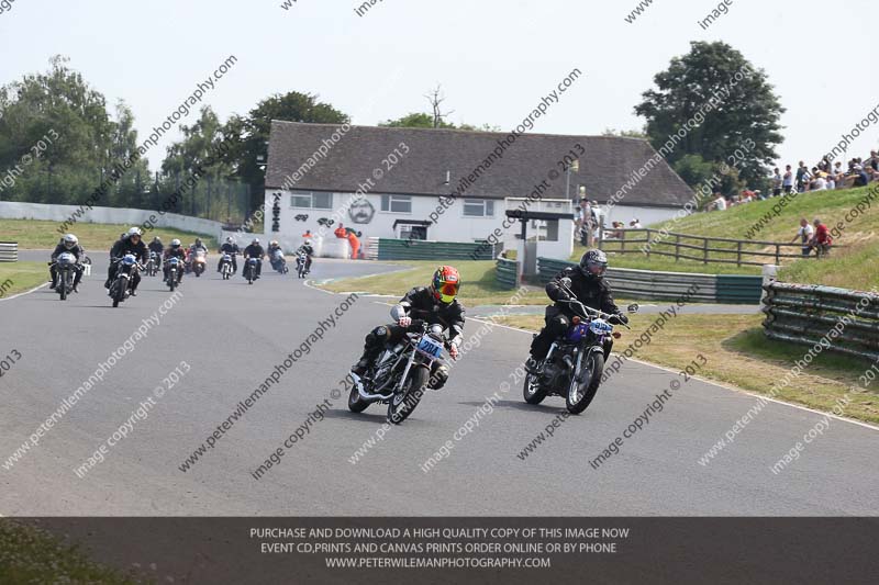 Vintage motorcycle club;eventdigitalimages;mallory park;mallory park trackday photographs;no limits trackdays;peter wileman photography;trackday digital images;trackday photos;vmcc festival 1000 bikes photographs