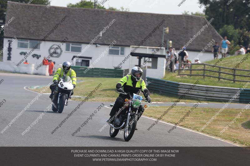 Vintage motorcycle club;eventdigitalimages;mallory park;mallory park trackday photographs;no limits trackdays;peter wileman photography;trackday digital images;trackday photos;vmcc festival 1000 bikes photographs