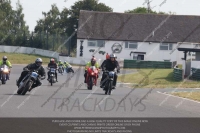 Vintage-motorcycle-club;eventdigitalimages;mallory-park;mallory-park-trackday-photographs;no-limits-trackdays;peter-wileman-photography;trackday-digital-images;trackday-photos;vmcc-festival-1000-bikes-photographs