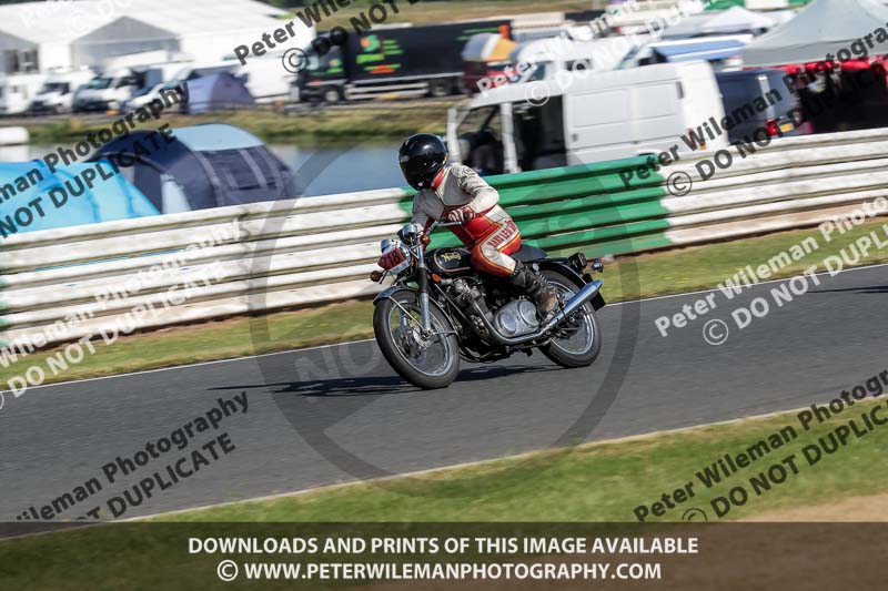 Vintage motorcycle club;eventdigitalimages;mallory park;mallory park trackday photographs;no limits trackdays;peter wileman photography;trackday digital images;trackday photos;vmcc festival 1000 bikes photographs