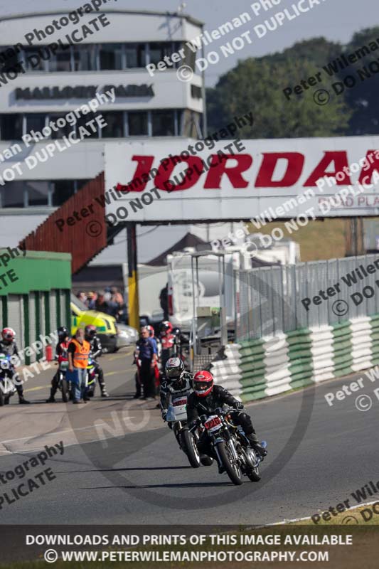Vintage motorcycle club;eventdigitalimages;mallory park;mallory park trackday photographs;no limits trackdays;peter wileman photography;trackday digital images;trackday photos;vmcc festival 1000 bikes photographs