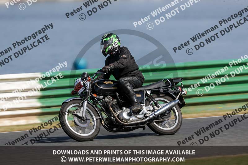 Vintage motorcycle club;eventdigitalimages;mallory park;mallory park trackday photographs;no limits trackdays;peter wileman photography;trackday digital images;trackday photos;vmcc festival 1000 bikes photographs