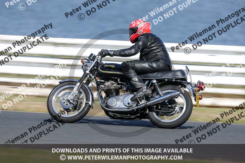 Vintage motorcycle club;eventdigitalimages;mallory park;mallory park trackday photographs;no limits trackdays;peter wileman photography;trackday digital images;trackday photos;vmcc festival 1000 bikes photographs