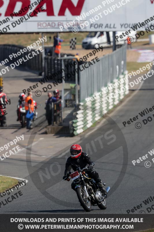 Vintage motorcycle club;eventdigitalimages;mallory park;mallory park trackday photographs;no limits trackdays;peter wileman photography;trackday digital images;trackday photos;vmcc festival 1000 bikes photographs
