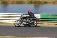 Vintage-motorcycle-club;eventdigitalimages;mallory-park;mallory-park-trackday-photographs;no-limits-trackdays;peter-wileman-photography;trackday-digital-images;trackday-photos;vmcc-festival-1000-bikes-photographs