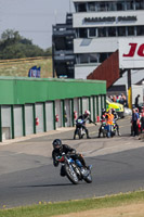 Vintage-motorcycle-club;eventdigitalimages;mallory-park;mallory-park-trackday-photographs;no-limits-trackdays;peter-wileman-photography;trackday-digital-images;trackday-photos;vmcc-festival-1000-bikes-photographs