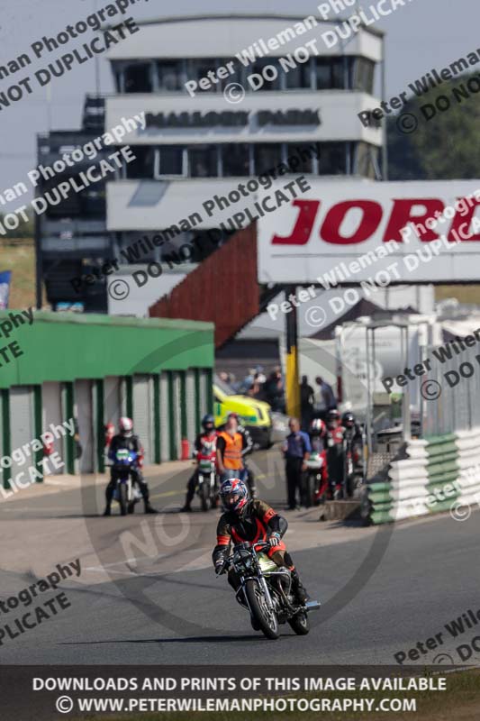 Vintage motorcycle club;eventdigitalimages;mallory park;mallory park trackday photographs;no limits trackdays;peter wileman photography;trackday digital images;trackday photos;vmcc festival 1000 bikes photographs