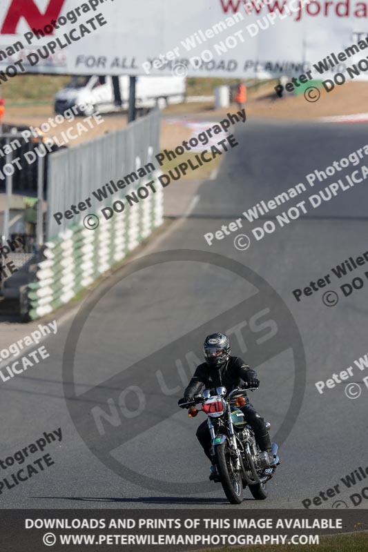 Vintage motorcycle club;eventdigitalimages;mallory park;mallory park trackday photographs;no limits trackdays;peter wileman photography;trackday digital images;trackday photos;vmcc festival 1000 bikes photographs