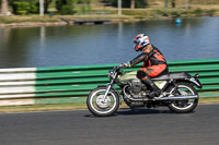 Vintage-motorcycle-club;eventdigitalimages;mallory-park;mallory-park-trackday-photographs;no-limits-trackdays;peter-wileman-photography;trackday-digital-images;trackday-photos;vmcc-festival-1000-bikes-photographs