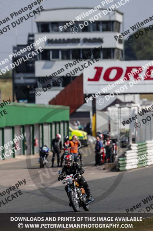 Vintage motorcycle club;eventdigitalimages;mallory park;mallory park trackday photographs;no limits trackdays;peter wileman photography;trackday digital images;trackday photos;vmcc festival 1000 bikes photographs