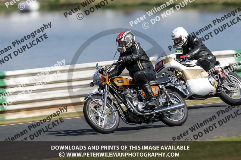 Vintage motorcycle club;eventdigitalimages;mallory park;mallory park trackday photographs;no limits trackdays;peter wileman photography;trackday digital images;trackday photos;vmcc festival 1000 bikes photographs