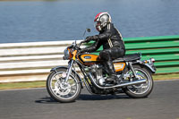 Vintage-motorcycle-club;eventdigitalimages;mallory-park;mallory-park-trackday-photographs;no-limits-trackdays;peter-wileman-photography;trackday-digital-images;trackday-photos;vmcc-festival-1000-bikes-photographs