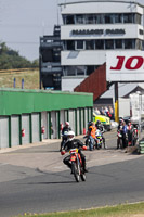 Vintage-motorcycle-club;eventdigitalimages;mallory-park;mallory-park-trackday-photographs;no-limits-trackdays;peter-wileman-photography;trackday-digital-images;trackday-photos;vmcc-festival-1000-bikes-photographs