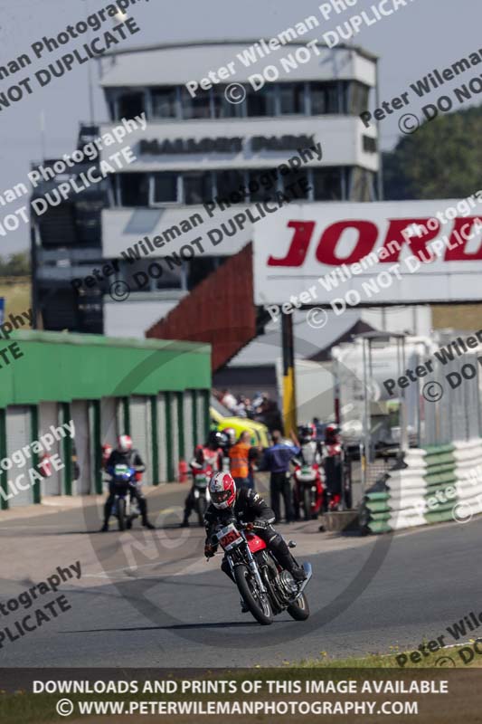Vintage motorcycle club;eventdigitalimages;mallory park;mallory park trackday photographs;no limits trackdays;peter wileman photography;trackday digital images;trackday photos;vmcc festival 1000 bikes photographs