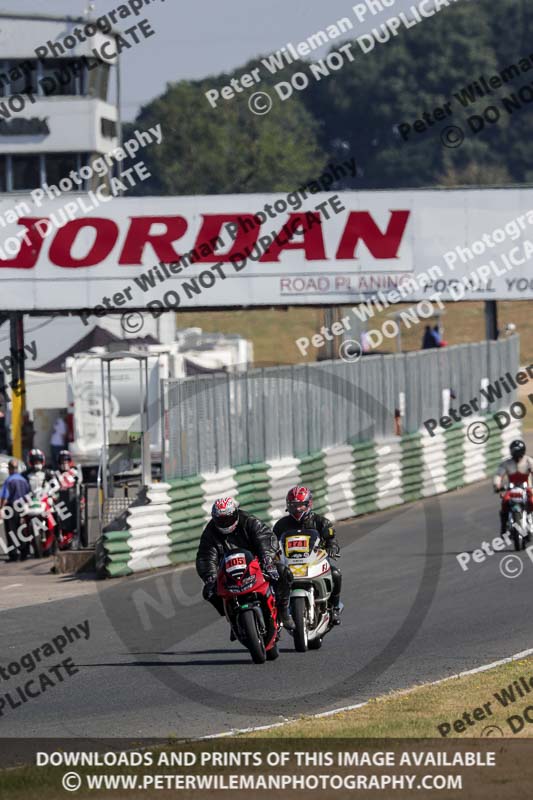 Vintage motorcycle club;eventdigitalimages;mallory park;mallory park trackday photographs;no limits trackdays;peter wileman photography;trackday digital images;trackday photos;vmcc festival 1000 bikes photographs