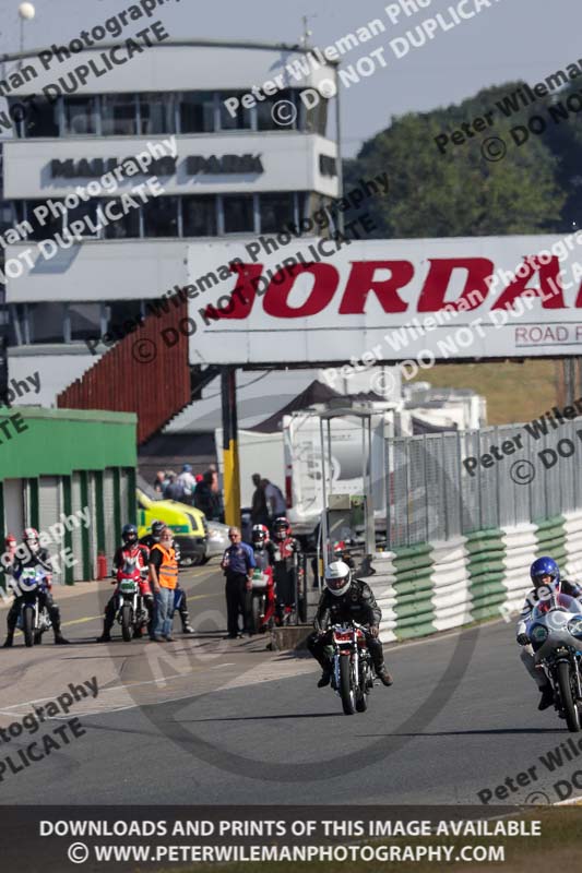 Vintage motorcycle club;eventdigitalimages;mallory park;mallory park trackday photographs;no limits trackdays;peter wileman photography;trackday digital images;trackday photos;vmcc festival 1000 bikes photographs